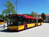 HSB Solaris Urbino 18 Wagen 81 am 23.06.16 in Hanau Freiheitsplatz