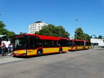 HSB Solaris Urbino 12 Wagen 17 und ein Mercedes Benz Citaro 1 Facelift G am 23.06.16 in Hanau Hbf