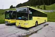 Zwei Mercedes-Benz Integro von POSTBUS stehen am 19.6.2016 in Mariahilf.