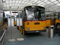 Alter Saurer Reisebus am 24.5.08 anlsslich des Bahnhofsfest auf der Postautostation in Chur.