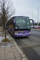 Zur  Grünen Woche 2016  ist MSH-JA 44 zu Besuch in Berlin. Aufgenommen wurde ein Mercedes Benz Travego (Adelsberger) / 16.01.2016 / Berlin, Olympischer Platz.
