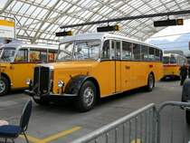 Alter FBW Reisebus am 24.5.08 anlsslich des Bahnhofsfest auf der Postautostation in Chur.