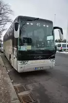 Zur  Grünen Woche 2016  ist WUG-JE 70 zu Besuch in Berlin. Aufgenommen wurde ein VanHool TX 16 acron (Engeler-Reisen) / 16.01.2016 / Berlin, Olympischer Platz.
