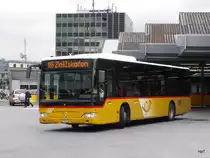 Postauto - Mercedes Citaro  BE 16761 unterwegs auf der Linie 106 bei der wegfahrt von den Postautohaltestellen auf dem Dach des Bahnhofs Bern am 21.06.2016