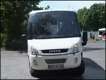 Iveco Kleinbus der Kraftverkehrsgesellschaft mbH Ribnitz-Damgarten in Stralsund am 10.06.2014