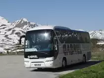 Reisebus Neoplan Tourliner von Gabriel Reisen aus Thüringen, gesehen auf der Passhöhe Julierpass (2.284 m) zwischen Bivio und Silvaplana, Kanton Graubünden, Schweiz; 09.06.2014
