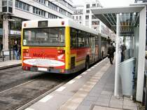 Mercedes-Gelenkbus in der Friedrichstrasse Berlin, 2007 (Schienersatzverkehr fr die Strassenbahnlinie M1)