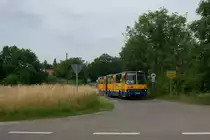 Auf den Spuren der Braunkohle besuchte der Ikarus 280.02 der Leipziger Verkehrsbetriebe (Arbeitsgemeinschaft  Historische Nahverkehrsmittel Leipzig  e.V.) das Dorf Pödelwitz. Hier wurde das Fahrzeug am Ortsausgang an der ehemaligen B176 von Neukieritzsch nach Pegau abgelichtet. Bis 2018 soll der Ort für den Braunkohlebergbau vollständig geräumt werden.