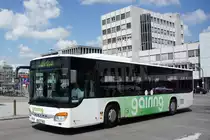 Bus Ulm: Setra S 415 NF von Gairing Omnibusverkehr GmbH & Co. KG, aufgenommen im Juni 2016 am Hauptbahnhof in Ulm. 