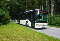 Setra S 415 NF von Siebler Reisen, unterwegs auf der Kfl. 5021 als Kurs 11 (Oberdrauburg Bahnhof - Gerlamoos), am 4.7.2016 nahe der Haltestelle Berg im Drautal Lassin.