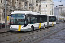 De Lijn Antwerpen 4829 Van Hool AG300 aufgenommen 30/01/2015 am Haltestelle Nationale Bank 