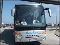 Setra 415 GT-HD von Richter Reisen aus Deutschland im Stadthafen Sassnitz am 10.06.2014