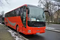 Am 16.01.2016 steht PCH-TL 318 in der Jesse-Owens-Allee. Aufgenommen wurde ein MAN Lion's Coach (Transport GmbH Lewitz).
