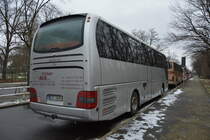 Am 16.01.2016 steht 1ST 9998 in der Jesse-Owens-Allee. Aufgenommen wurde ein MAN Lion's Coach (Eichler Bus).
