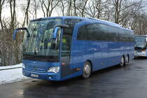 Am 20.01.2016 steht V-VT 550 in der Jesse-Owens-Allee in Berlin. Aufgenommen wurde ein Mercedes Benz Travego (VG Vogtland Tours).
