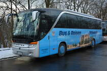 Am 20.01.2016 steht SN-SG 260 in der Jesse-Owens-Allee in Berlin. Aufgenommen wurde ein Setra S 415 HD (S&H Verwaltungs GmbH).
