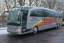 Am 20.01.2016 steht HE-FU 888 in der Jesse-Owens-Allee in Berlin. Aufgenommen wurde ein Mercedes Benz Travego (Reisedienst E.J. Fuhrmann).
