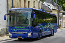 . SB 3330 Iveco Crossway von Voyages Schiltz aus Büderscheid, bedient die Linie 537 Bastogne - Ettelbrück. Gesehen am 25.07.2016 in Wiltz.
