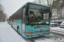 Am 23.01.2016 steht BZ-AU 536 (VanHool T815CL / Neumann-Reisen) an der Jesse-Owens-Allee in Berlin.
