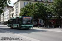 16.08.08: NVG-Wagen 263 befhrt die Linie 310 zum Biedersberg. Den MAN NL 263 konnte in der Lindenallee an der gleichnamigen Haltestelle ablichten.