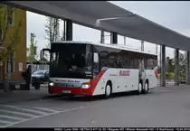 Ein SETRA S 417 UL €6 der Fa. Blaguss Reisen (Wien) steht am Wiener Neustädter Hbf.