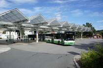 Bus Schwarzenberg / Bus Erzgebirge: MAN / Göppel NM 223.2 Midibus der RVE (Regionalverkehr Erzgebirge GmbH), aufgenommen im August 2016 am Bahnhof in Schwarzenberg / Erzgebirge.