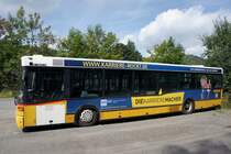 Bus Schwarzenberg / Bus Erzgebirge: Mercedes-Benz O 405 N (in der Lackierung der PostAuto Schweiz AG) der Firma Reisedienst Gerhart Kaiser GmbH aus Zwickau (im Auftrag der RVE - Regionalverkehr Erzgebirge GmbH). Aufgenommen im August 2016 im Stadtgebiet von Schwarzenberg / Erzgebirge.