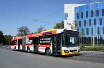 Stadtbus Mainz: Volvo 7700 Gelenkbus von Autobus Sippel GmbH, aufgenommen im August 2016 in der Nähe der Haltestelle  Bismarckplatz  in Mainz.