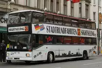 MAN Bus  Stadtrundfahrten Sightseeing  am Checkpoint Charlie in Berlin, am 12.08.2016.