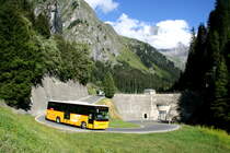 Ein Irisbus Crossway auf der Linie 12.253 Mauvoisin - Le Châble unterhalb von Fionnay; 21.08.2016