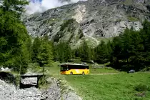 Als ich heute an dieser Stelle auf das Postauto wartete, stand ich mitten in einer kleinen Popoulation Murmelis. Es entstanden schöne Bilder von den Tieren, die ich auf Tier-Fotos veröffetlicht habe. Ein Irisbus Crossway auf der Linie 12.253 Mauvoisin - Le Châble zwischen Mauvoisin und Bonatchiesse; 21.08.2016