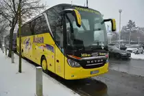 Am 23.01.2016 steht HX-RS 5040 (Setra S 516 HDH / Mikus Reisen) am Olympischer Platz in Berlin.
