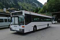 MGB Bahnersatz Andermatt-G�schenen infolge Entgleisung in der Sch�llenen: MB 405N ex. BSU Nr. 63, dieser Wagen ist sonst in Airolo f�r Milit�rtransporte stationiert, G�schenen, 11.09.2016.