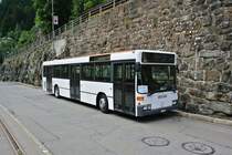 MGB Bahnersatz Andermatt-G�schenen infolge Entgleisung in der Sch�llenen: MB 405N ex. BSU Nr. 63, dieser Wagen ist sonst in Airolo f�r Milit�rtransporte stationiert, G�schenen, 11.09.2016.