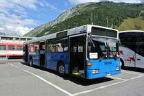 MGB Bahnersatz Andermatt-G�schenen infolge Entgleisung in der Sch�llenen: MB 405N ex. Luzern, dieser Wagen ist sonst in Airolo f�r Milit�rtransporte stationiert, Andermatt, 11.09.2016.