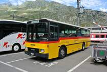MGB Bahnersatz Andermatt-G�schenen infolge Entgleisung in der Sch�llenen: NAW Postauto TI (sonst Reserve in Airolo) in Andermatt, 11.09.2016.