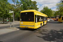 Am 14.05.2016 fährt B-V 1686 auf der Linie 204 zum Bahnhof Südkreuz. Aufgenommen wurde ein Solaris Urbino 12 electric / Berlin Zoologischer Garten.

