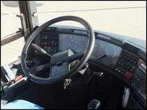 Der Fahrerarbeitsplatz vom Neoplan Cityliner von Lewitz Reisen aus Deutschland in Rostock am 02.07.2014