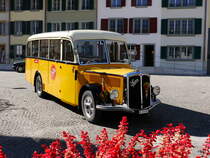 Ex PTT - Saurer Postauto in Unterseen am 30.09.2016