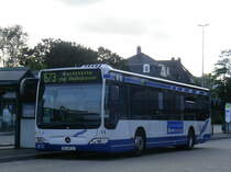 Wagen 11 der Stadtwerke Remscheid auf dem Friedrich-Ebert-Platz als Linie 673 zur Remscheider Raststätte.Neu an einigen Bussen in Remscheid ist die Klimaanlage vorne auf dem Dach des Busses.