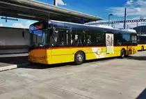 Ein SOLARIS Urbino von PostAuto, steht am 18.7.2016 abfahrtbereit an der Haltestelle Uzwil, Bahnhof.
Unterwegs war der Bus auf der Linie 80.741, als Kurs 74138 (Uzwil, Bahnhof - Flawil, Bahnhof).