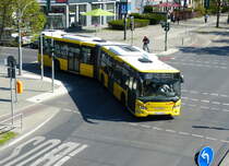 Scania Citywide der BVG, Wagen 4487 auf der Linie M27, hier in Berlin im September 2016.
