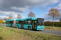 Volvo 7700 Gelenkbus von Autobus Sippel GmbH (Lackierung: traffiQ - Lokale Nahverkehrsgesellschaft Frankfurt am Main mbH / Stadtbus Frankfurt am Main), eingesetzt im Stadionverkehr vom 1. FSV Mainz 05. Aufgenommen im Oktober 2016 in Mainz-Hechtsheim. 