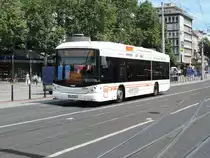 Mannheim Hbf, 7. July 2016 : Elektrobus Hess BT-N1D Nr 6002 auf der Linie 63...