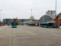 VGF/ICB Solaris Urbino 12 und 18 am 26.11.16 im ICB Betriebshof Frankfurt Rebstock. Ich habe natürlich gefragt ob ich auf den Gelände Fotos machen darf und ich durfte