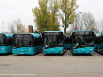 Ein alter VGF/ICB Solaris Urbino 12 und zwei Neue am 26.11.16 im ICB Betriebshof Frankfurt Rebstock. Ich habe natürlich gefragt ob ich auf den Gelände Fotos machen darf und ich durfte