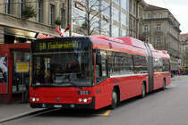 BERNMOBIL: Am letzten Montag des Novembers 2016 fand in Bern der traditionelle Zibelimärit statt der wiederum von Tausenden besucht wurde. Mit dabei war auch ein Bahnbildfotograf der sich nebst den üppigen Zwibelzöpfen auch für die diversen Umleitungen der Strassenbahn interessierte, die wie folgt verkehrten:

Linie 6
Die Linie 6 fuhr zwischen Zytglogge und Gümligen-Worb. Zwischen Fischermätterli und Bern Bahnhof verkehrte die Linie 6B als Tramersatz.

Linien 7, 8 und 9
Der Betrieb der Linien 7, 8 und 9 wurde zwischen Bern Bahnhof und Zytglogge unterbrochen. Während dieser Zeit fuhren die Linien durchgehend als Linie 7/9 von Ostring nach Guisanplatz Expo und als Linie 8/9 von Saali nach Wankdorf Bahnhof. Ab Bern Bahnhof verkehrte die Linie 7 nach Bümpliz, die Linie 8 nach Brünnen Westside Bahnhof und die Linie 9 nach Wabern.

Ab dem Bahnhof bis Fischermätteli wurde die Strassenbahn der Linie 6 als 6B mit Tramersatzbussen betrieben. Volvo 803 auf der Haltestelle Bahnhof in Bern am 28. November 2016. 
Foto: Walter Ruetsch
