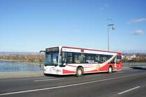 Stadtbus Mainz / Stadtbus Wiesbaden: Mercedes-Benz Citaro der ESWE Wiesbaden, aufgenommen im November 2016 auf der Theodor-Heuss-Brücke zwischen der hessischen Landeshauptstadt Wiesbaden und der rheinland-pfälzischen Landeshauptstadt Mainz.