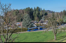VZO Wagen 105 am 28. November 2016 unterwegs bei Emmetschloo auf der Linie 851 in Richtung Wetzikon.