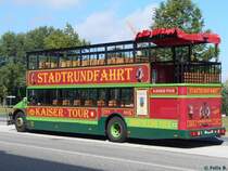  Historischer  Doppeldecker von Kaiser-Tour aus Deutschland in Potsdam am 24.08.2015